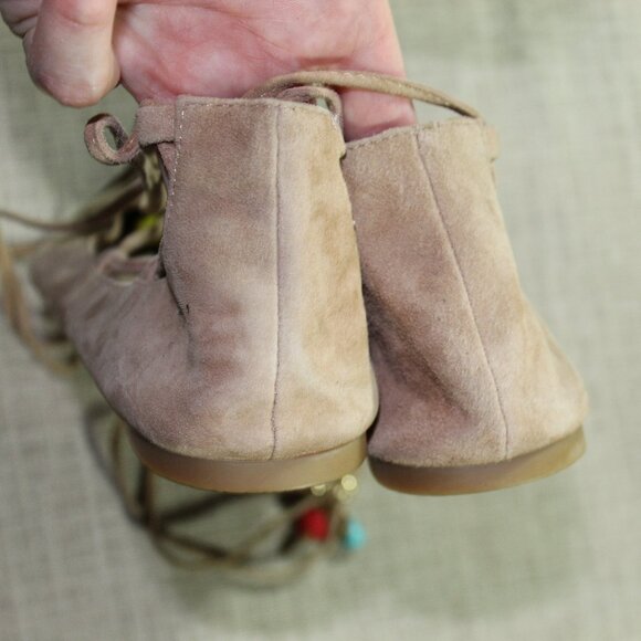 Steve Madden Size 8 Bedangled Tan Suede Leather Gladiator Flats - Picture 6 of 7
